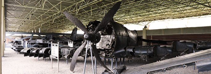 Avião no Museu da Guerra em Pyongyang - Coreia do Norte - Blog INVICTUS