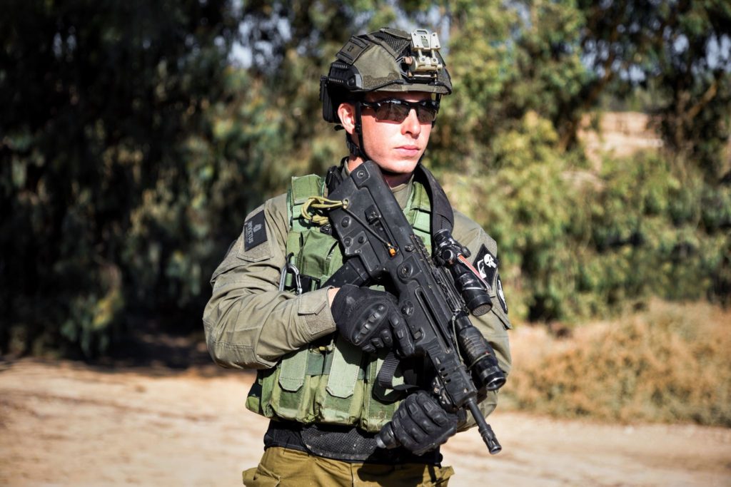 Brasileira no Exército de Israel comenta atuação na guerra: 'A